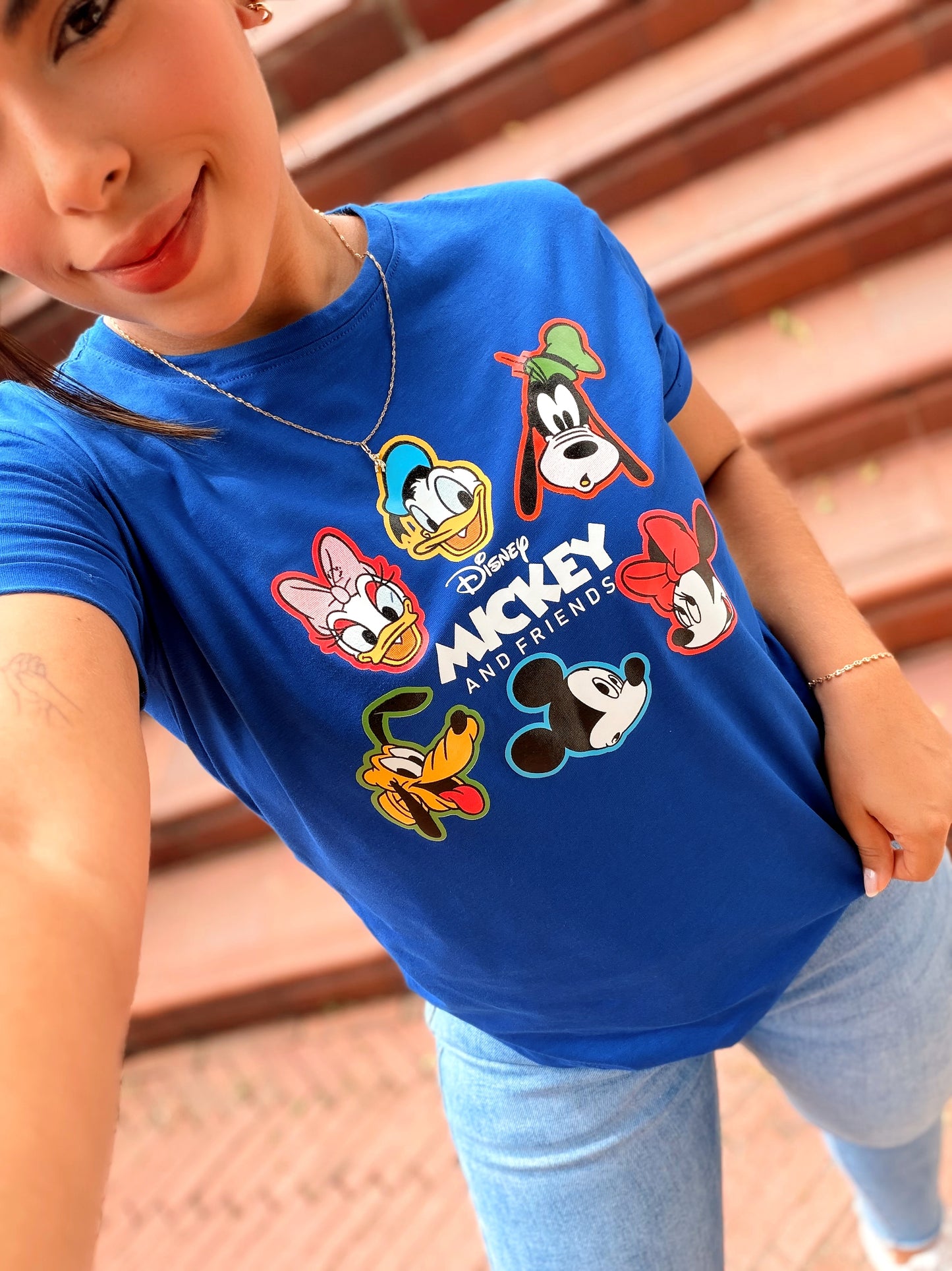 Camiseta regular fit - mickey y sus amigos