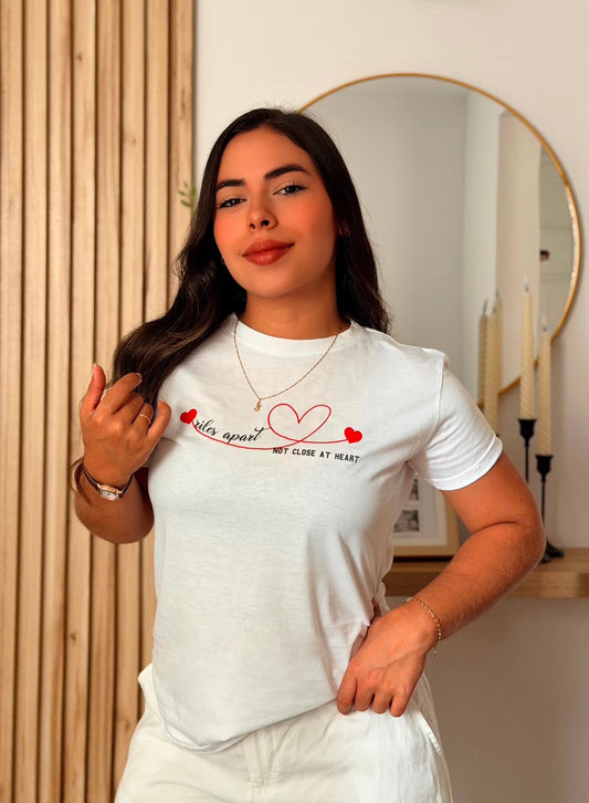 Camiseta regular fit - Corazones a la Distancia