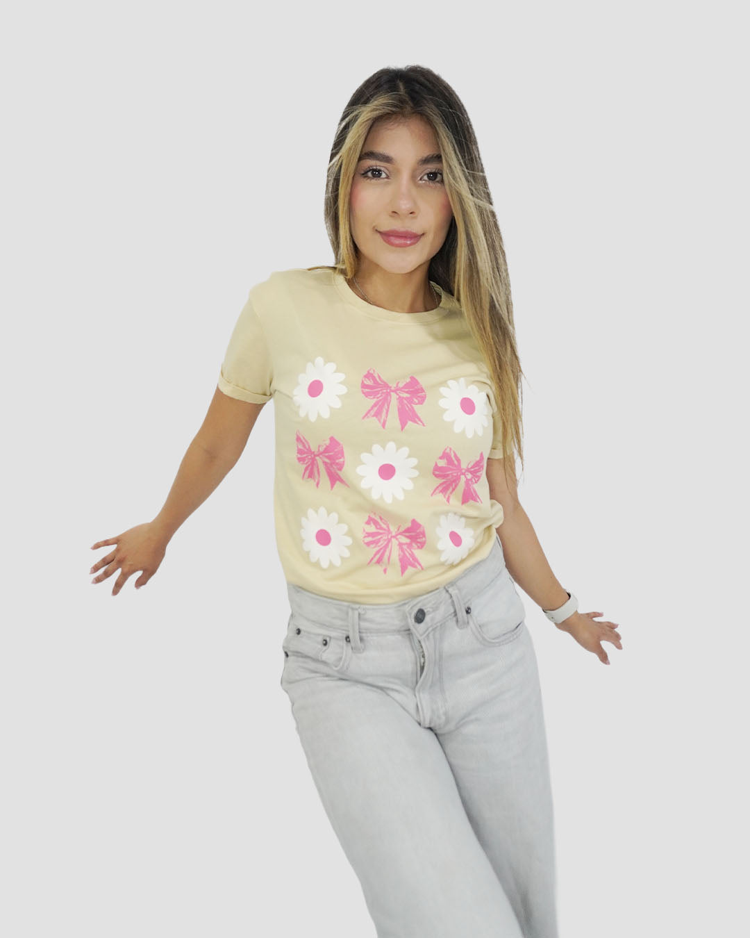 Camiseta RegularFit Flores y Lazos