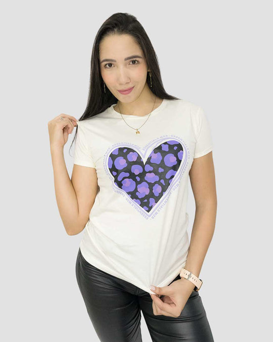 Camiseta RegularFit Corazon Morado y Negro